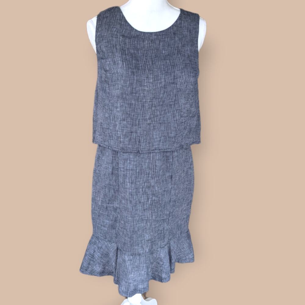 NWT Gray Peek-a-Boo Dress Size Medium